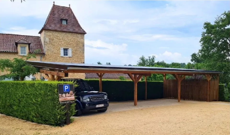 Ombrière bois sur parking