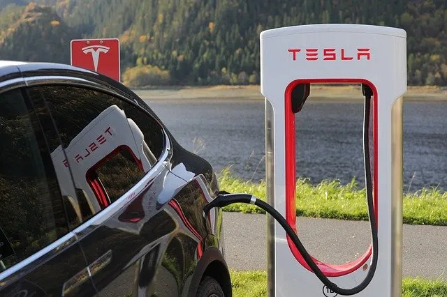 chargement voiture tesla