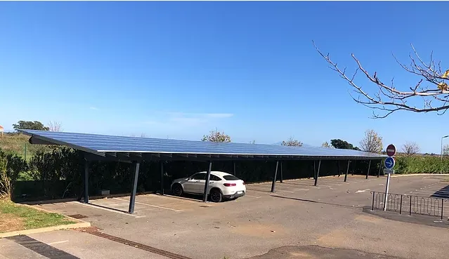 Obligation légale d'installation de panneaux solaires sur les parkings d'entreprises