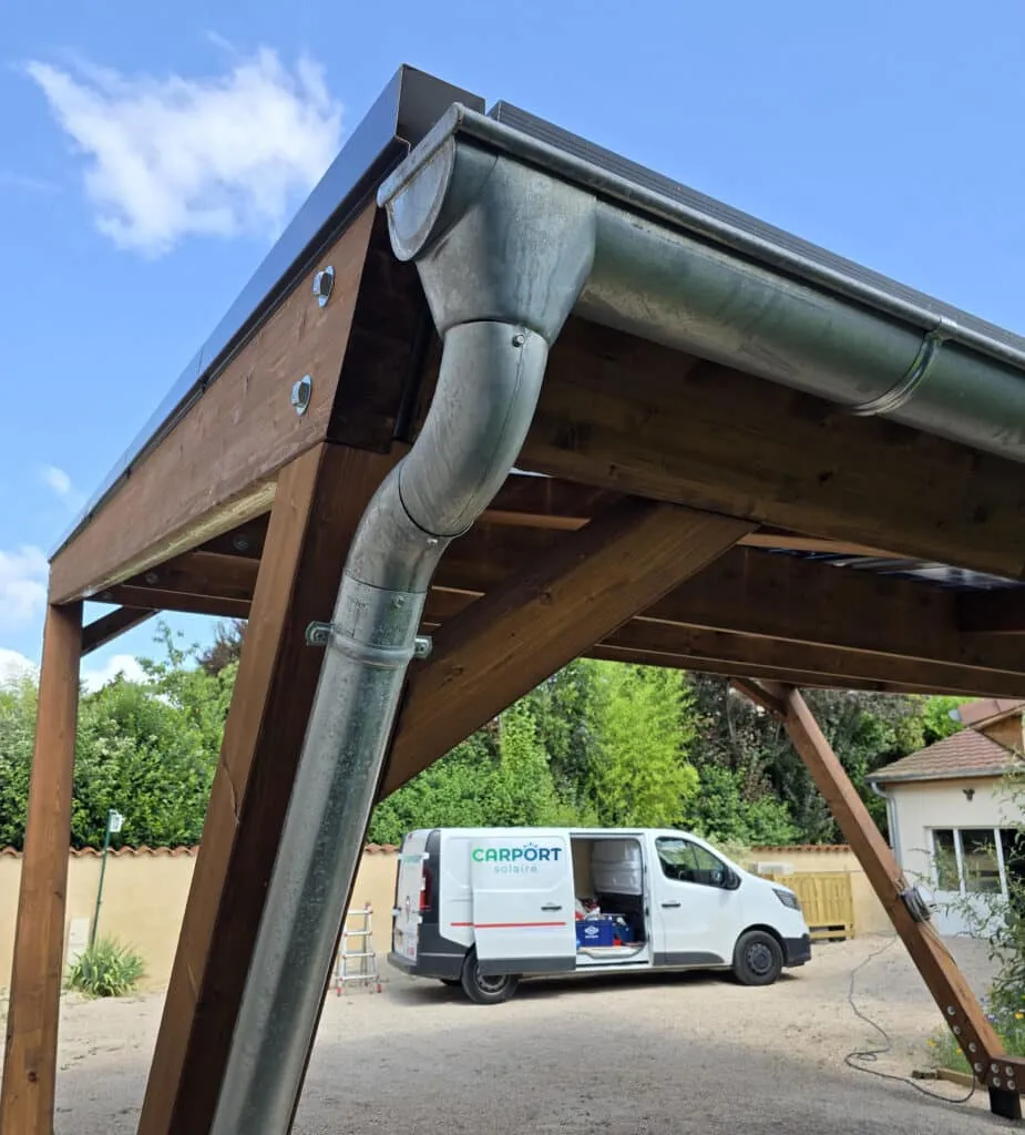 Carport solaire Premium Bois : gouttière en zinc